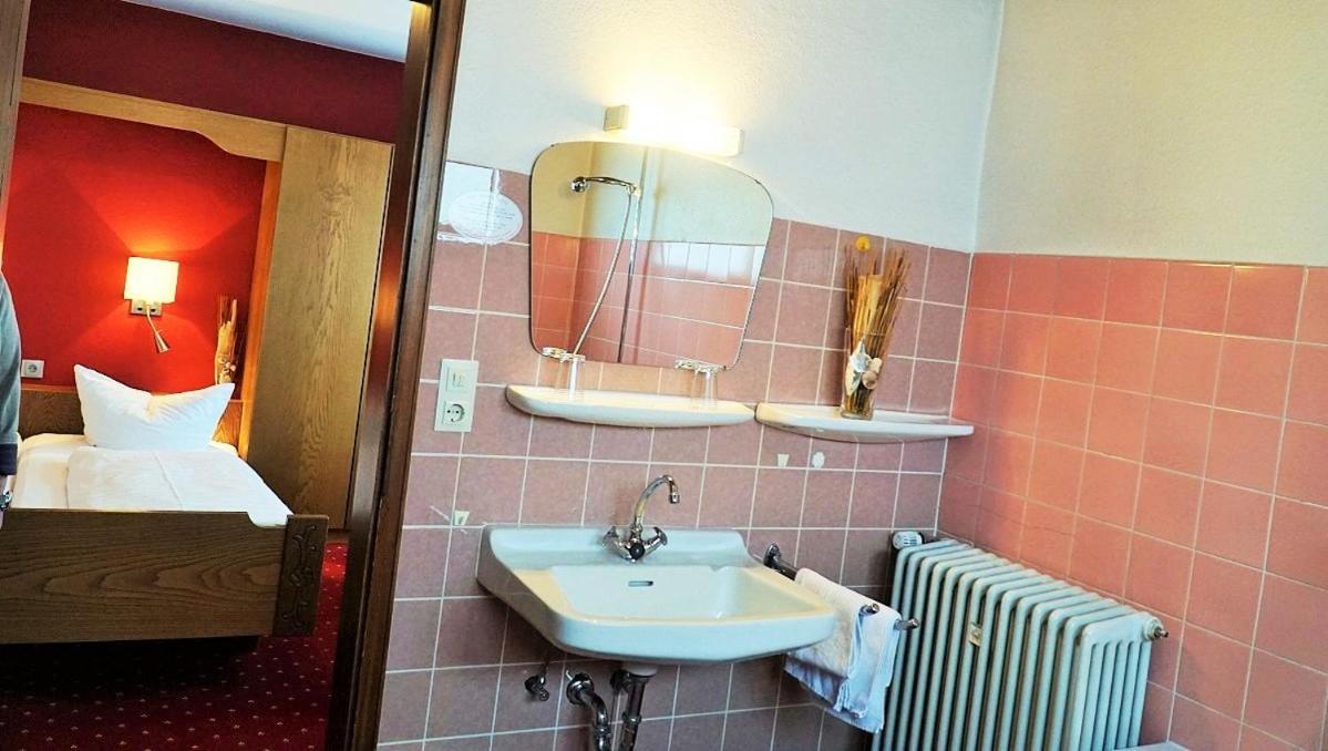מאיקמר Hotel Zum Goldenen Ochsen מראה חיצוני תמונה
