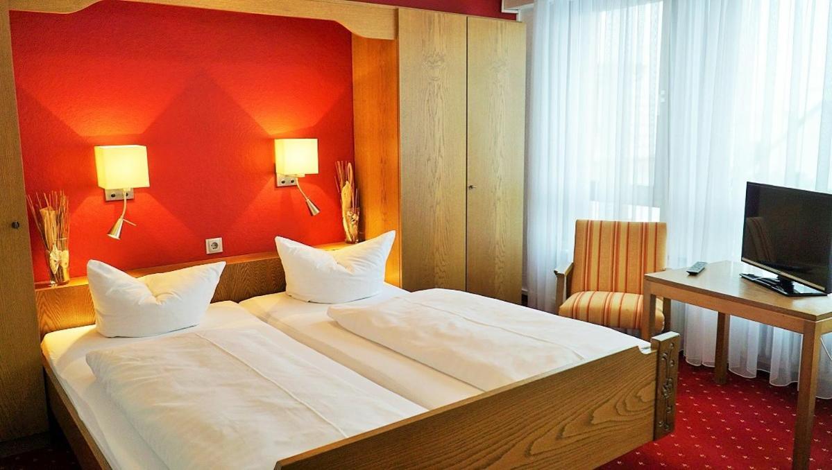 מאיקמר Hotel Zum Goldenen Ochsen מראה חיצוני תמונה